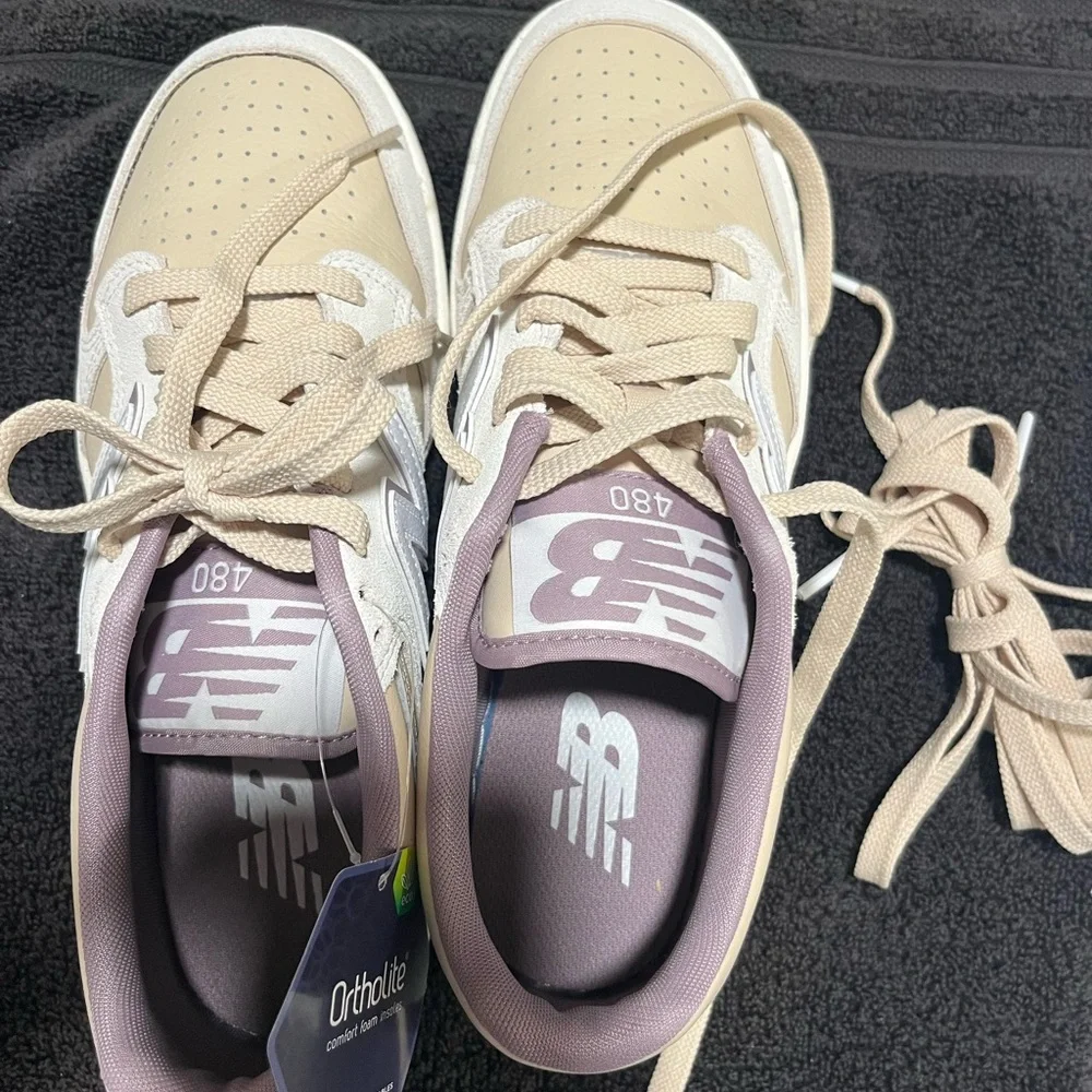 *NEW* New Balance Cream and Lavender 480 Sneakers 💌 - Picture 3 of 5